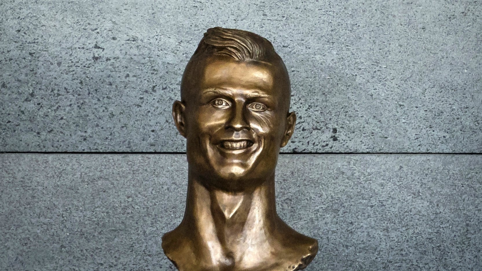 Escultura fea de Cristiano Ronaldo