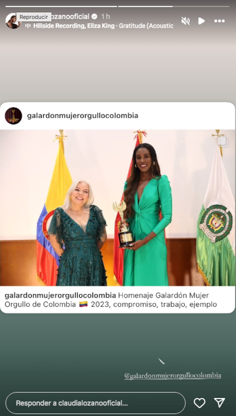 Claudia Lozano de Noticias Caracol recibió el premio a Mujer Orgullo Colombia