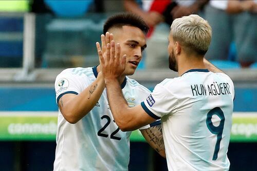 ¡Argentina se salvó del papelón! La albiceleste ganó, clasificó y ya conoce a su rival de cuartos (2-0)