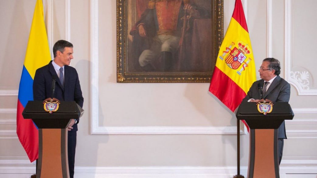 Presentadora se equivocó y sacó risa a Pedro Sánchez, presidente de España