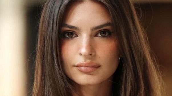 La modelo participó en el desfile de Balenciaga en París