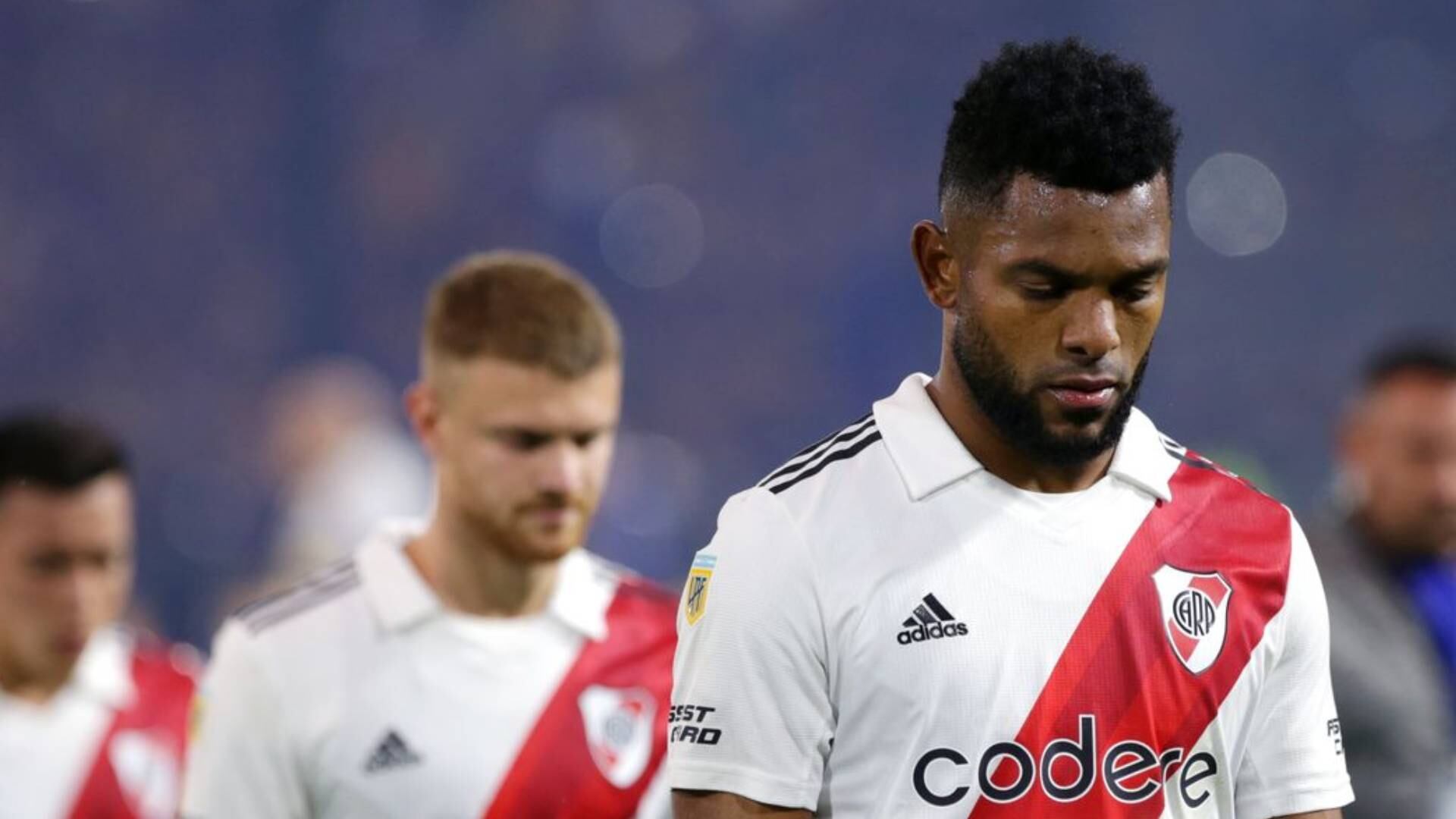 Miguel Borja esquivó una botella