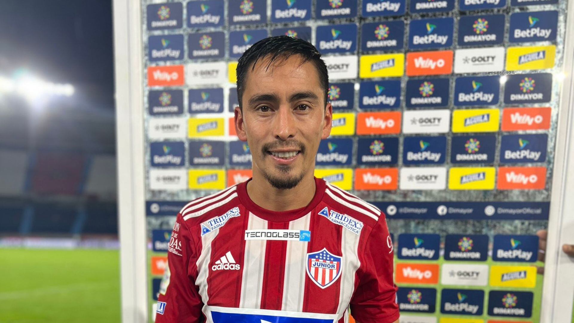 El 'Chino' Sambueza habló sobre las hinchadas de los clubes colombianos en los que ha jugado.