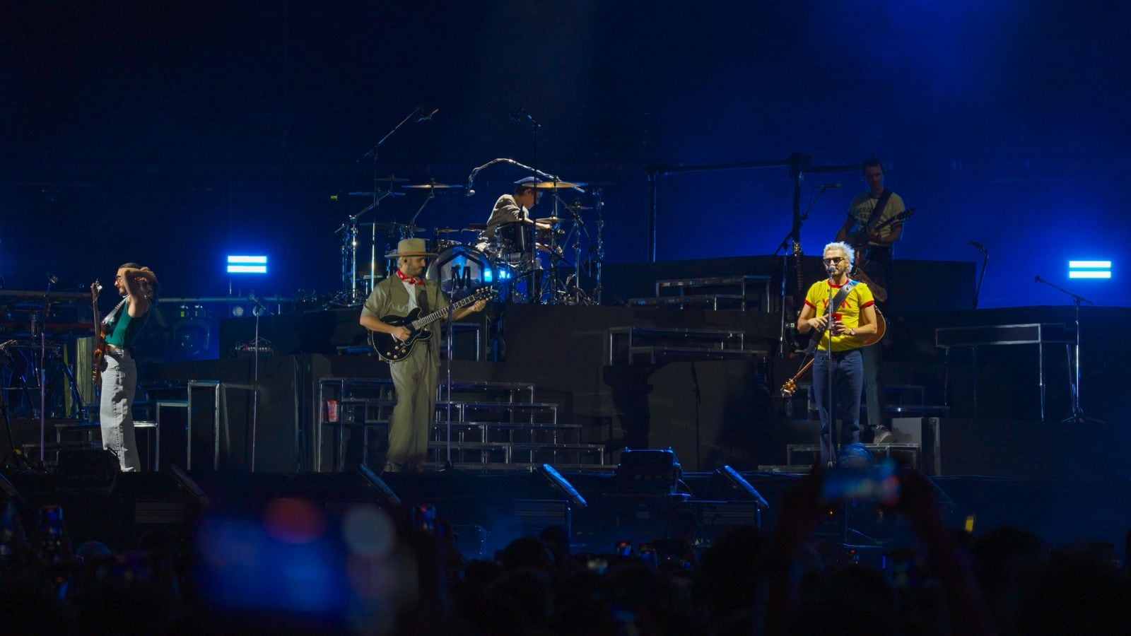 Morat pausó su concierto en Madrid para homenajear a las víctimas del accidente ferroviario en España Morat pausó su concierto en Madrid para homenajear a las víctimas del accidente ferroviario en España