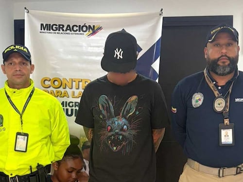 Cayó extranjero que buscaba “jóvenes vírgenes” en Medellín: lo capturaron mientras tramitaba documento
