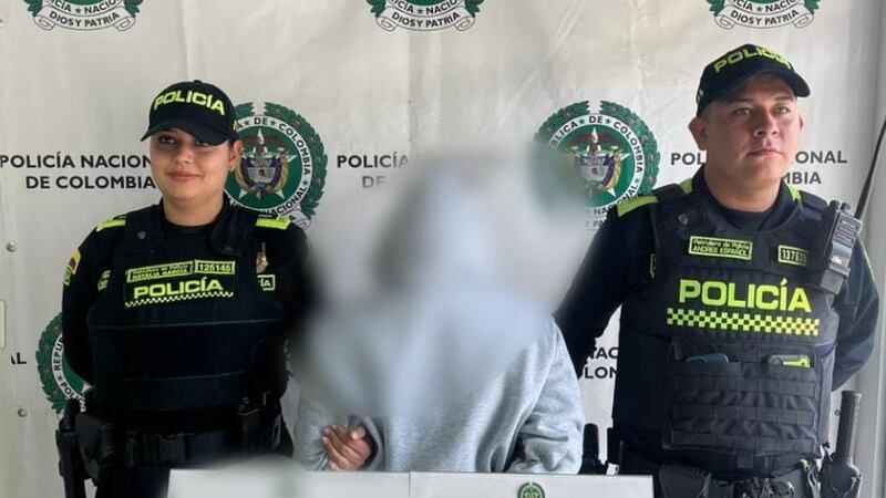 Policías inspeccionaron la maleta de un niño de 14 años en Terminal del Sur y le encontraron 11 kilos de marihuana