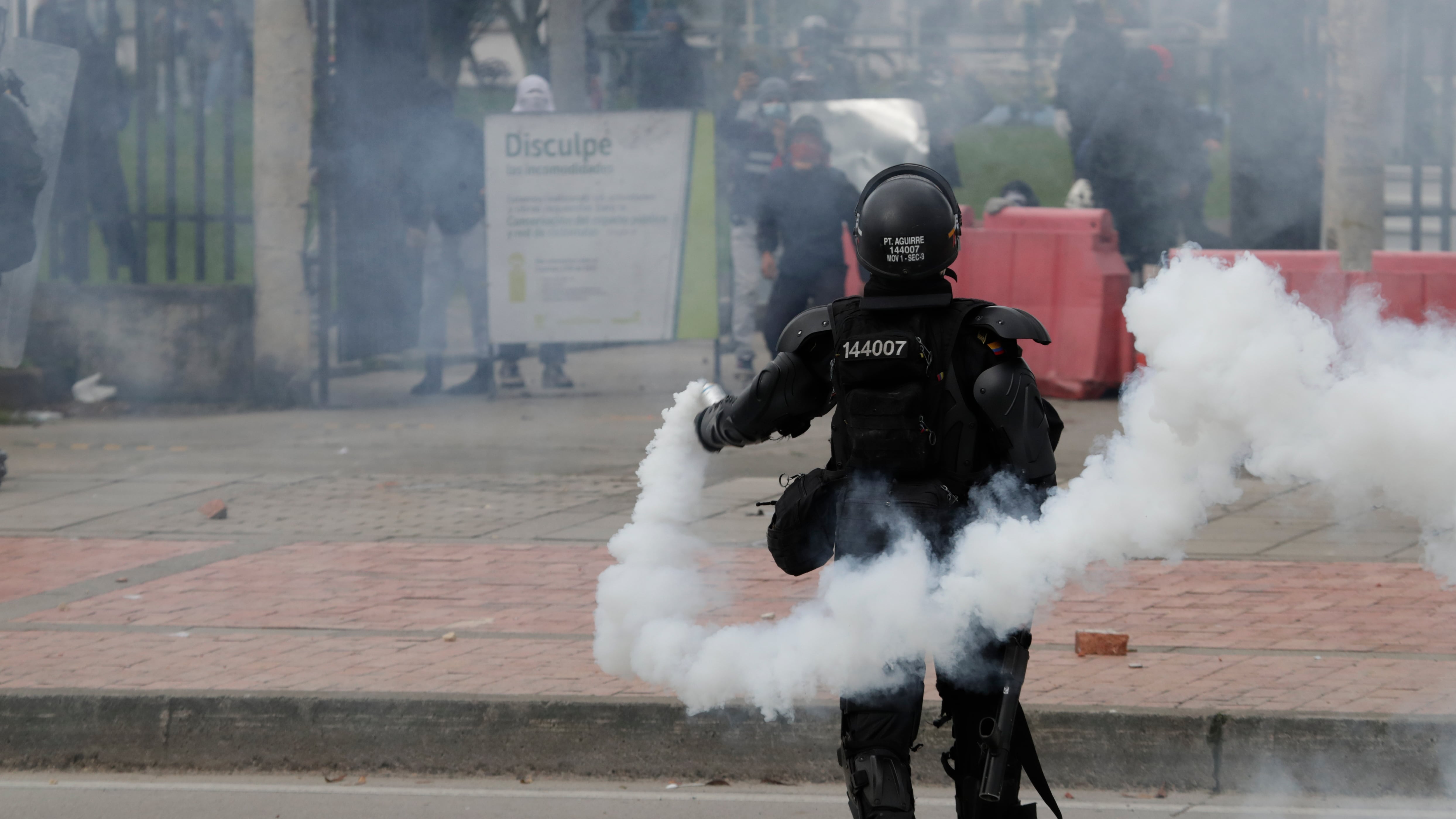 Manifestación de integrantes de la Primera Línea exigiendo la liberación de los presos políticos.