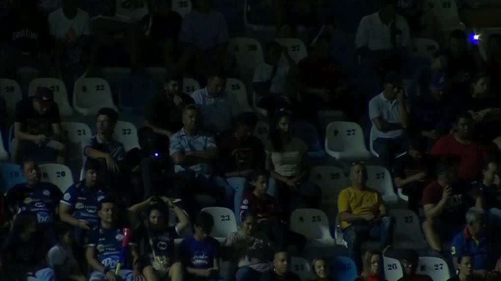 ¿Arrancó el racionamiento? Estadio de Valledupar quedó a oscuras para Alianza vs Jaguares