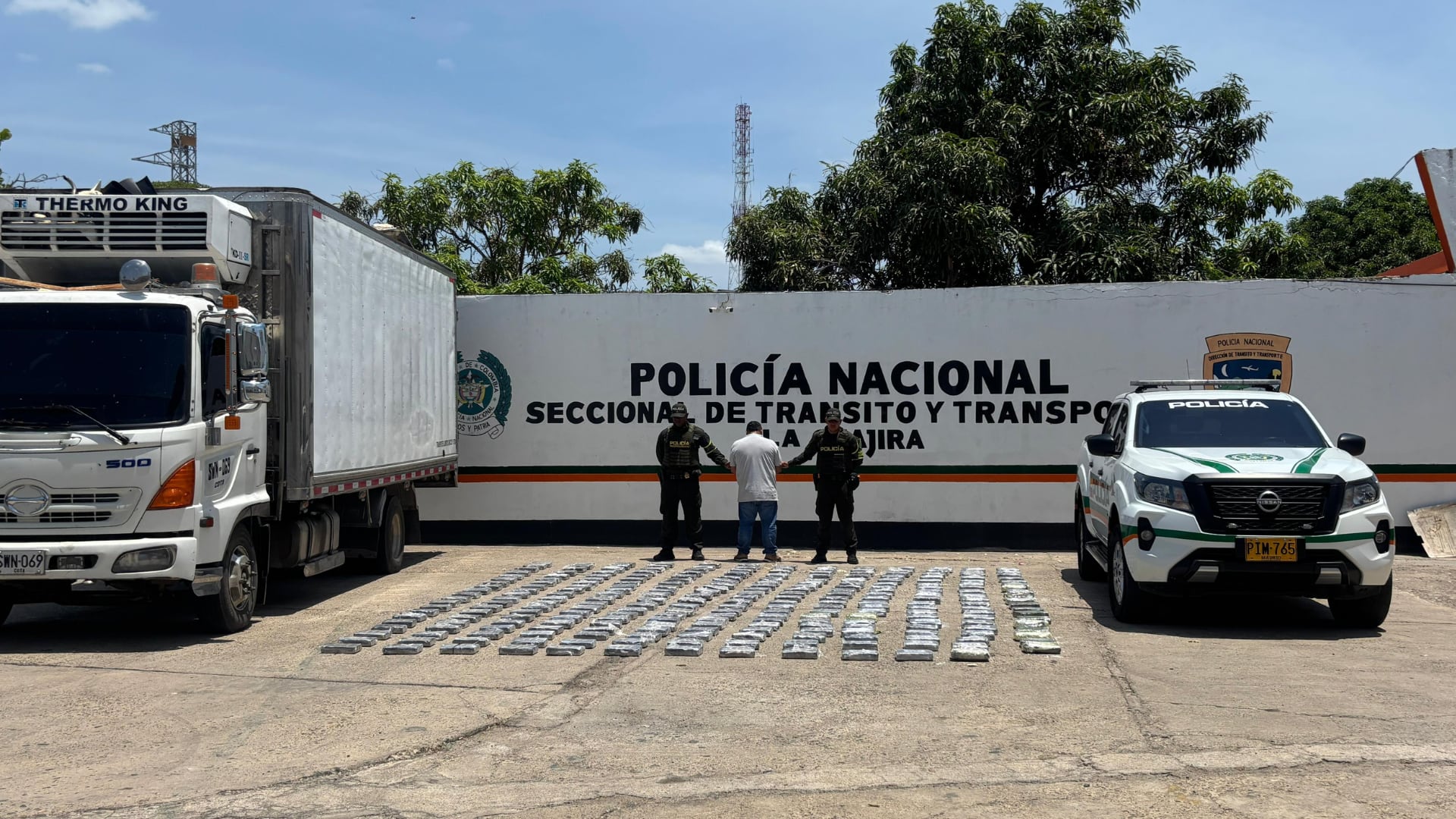Frutas, verduras y 259 kilos de cocaína: Cae millonario cargamento en vías de La Guajira