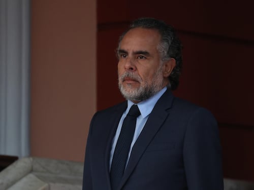 ¿Se pasó?: Armando Benedetti le dijo “viejo” al director de Noticias Caracol en medio de entrevista