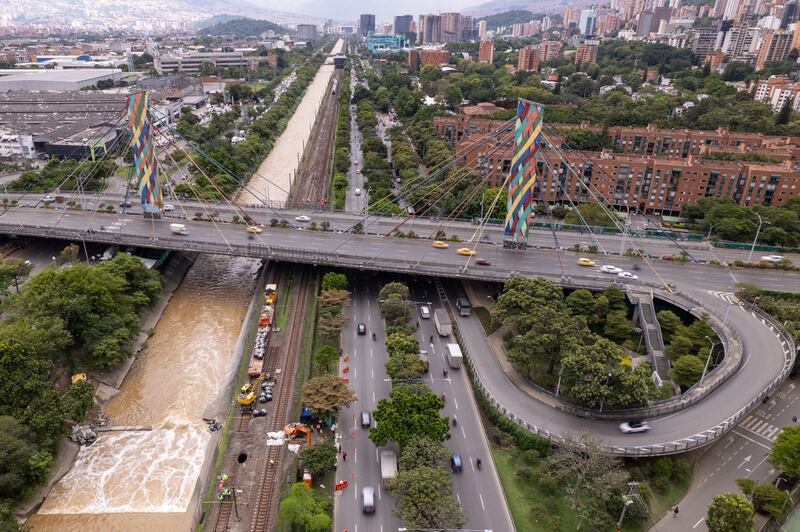 Daño en los rieles del Metro de Medellín.