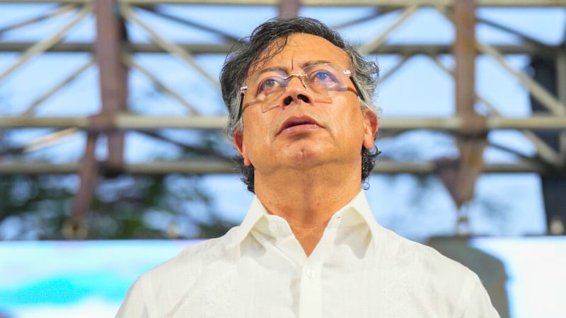 “No he recibido ni recibiré un dólar del ELN”: Petro en respuesta a señalamientos tras señalamientos de disidencias de las Farc