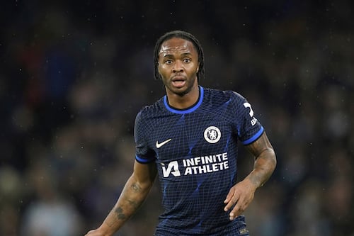¿Qué pasó con Raheem Sterling? El accidente y la detención por presuntas drogas que sacuden al fútbol inglés