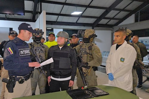 En medio de visita de Petro a Estados Unidos extraditan a ‘Pipe Tuluá’ del grupo La Inmaculada