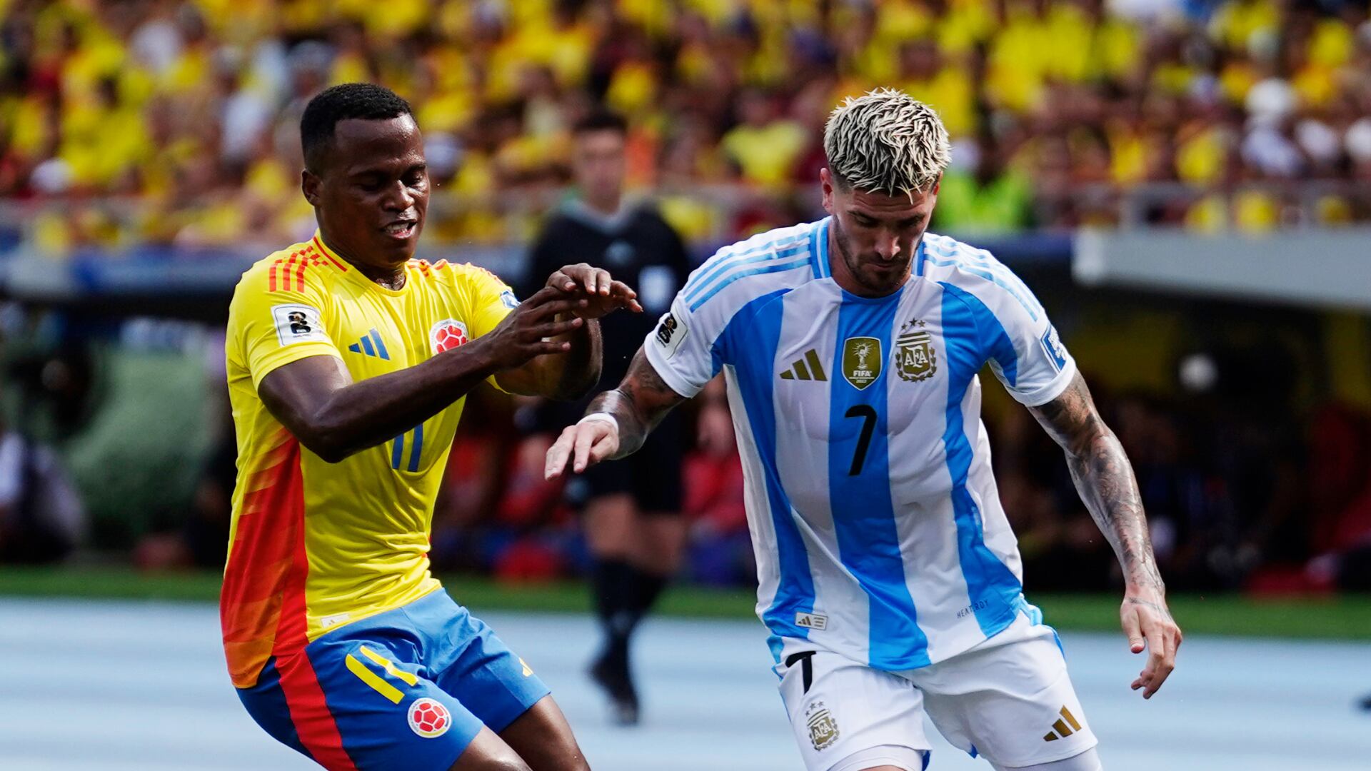 Rodrigo De Paul le dijo sus verdades a los hinchas de Colombia y en Argentina celebraron.