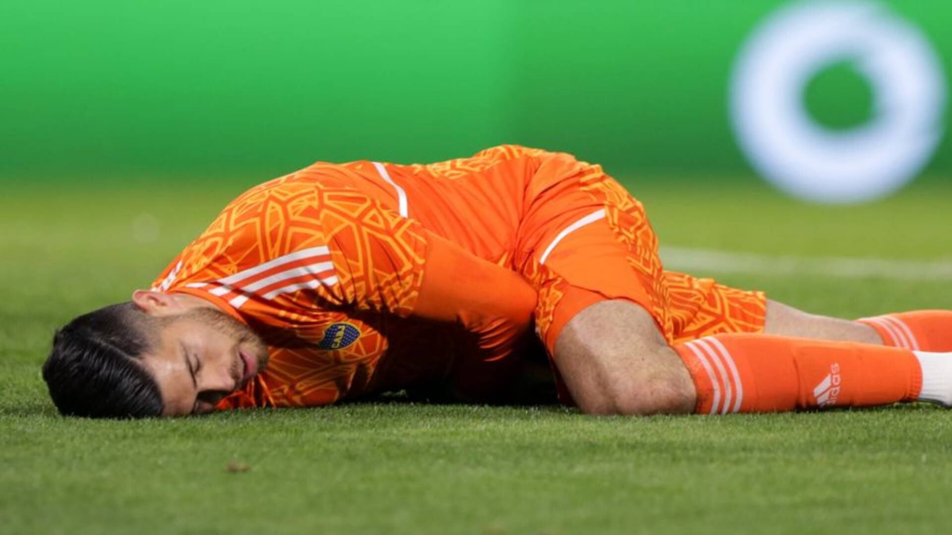 Insólita reacción de Agustín Rossi por un toque de Miguel Ángel Borja en Boca Juniors vs. River Plate