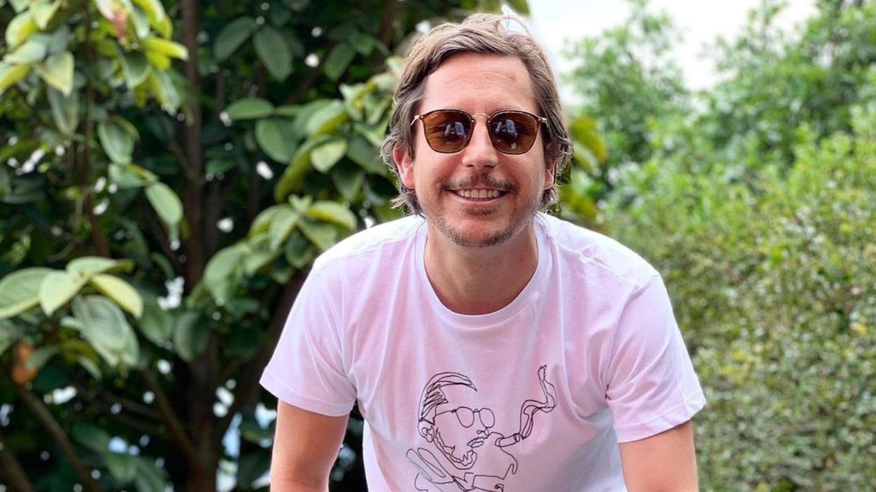 Alejandro Riaño respondió a las críticas por llevar a su hija pequeña a las marchas