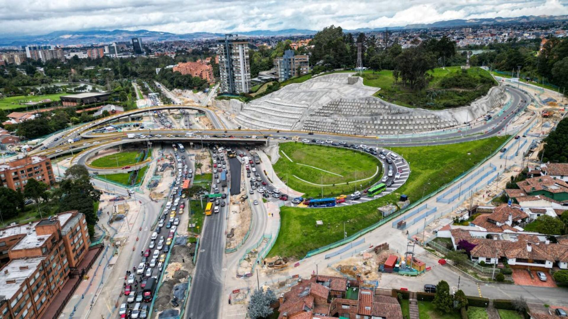 Cortes de agua en Suba por la construcción de la avenida El Rincón: prográmese para recoger agua