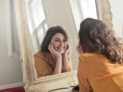 ¿Por qué un cambio de look influye en la autoestima? Claves detrás de la relación entre imagen y confianza