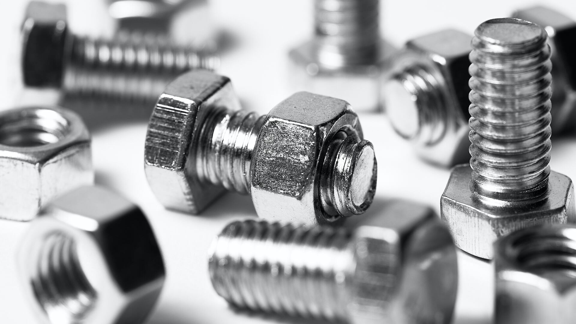 Tuercas y tornillos