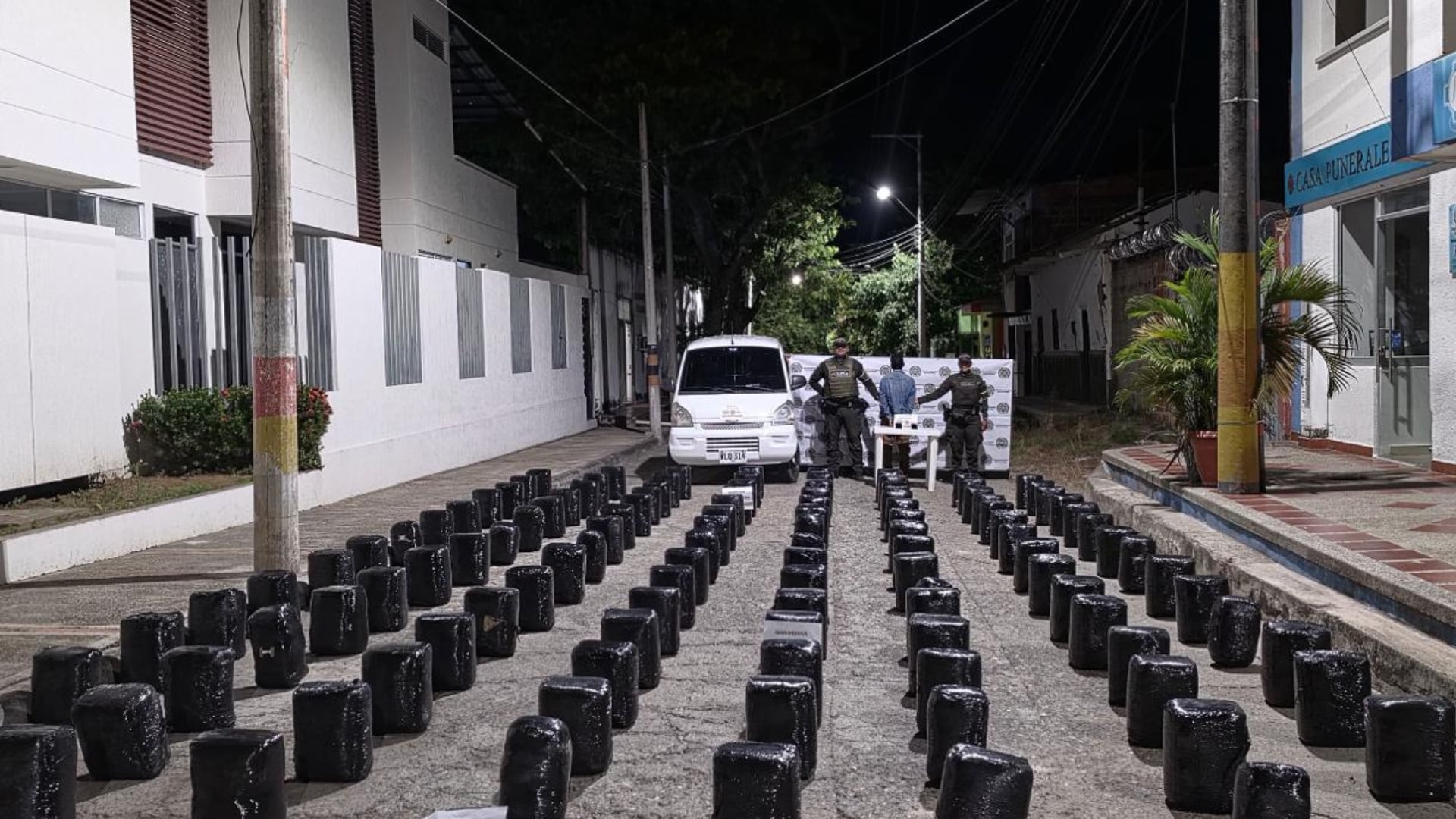 ¡Golpe al narcotráfico! Caen 600 kilos de marihuana ocultos en una camioneta sobre la vía Neiva–Castilla