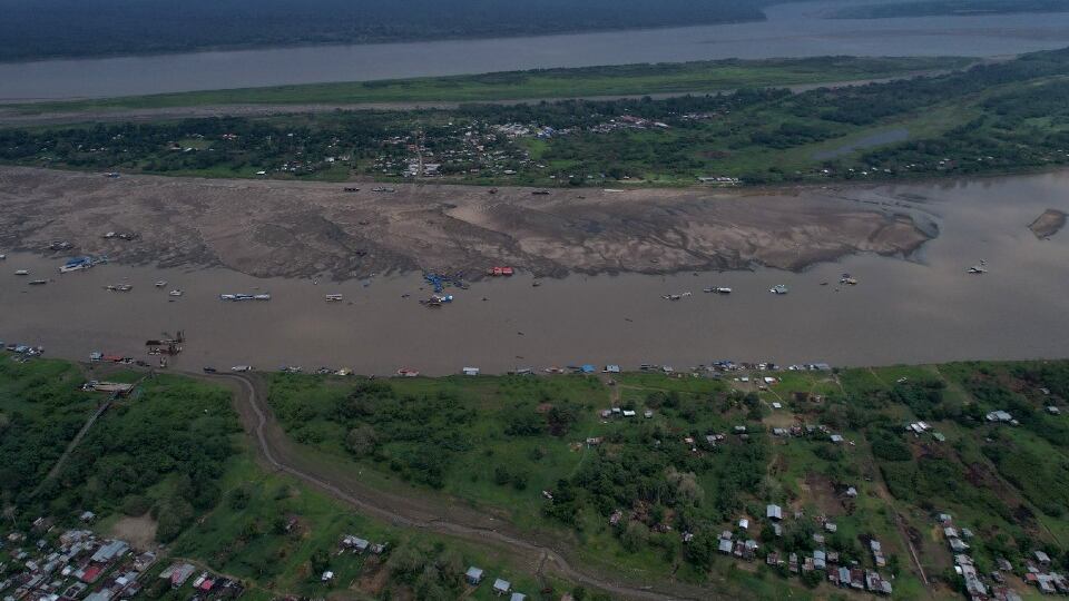 Alerta por drástica reducción en los niveles y caudales del río Amazonas en Colombia previo a la COP 16.