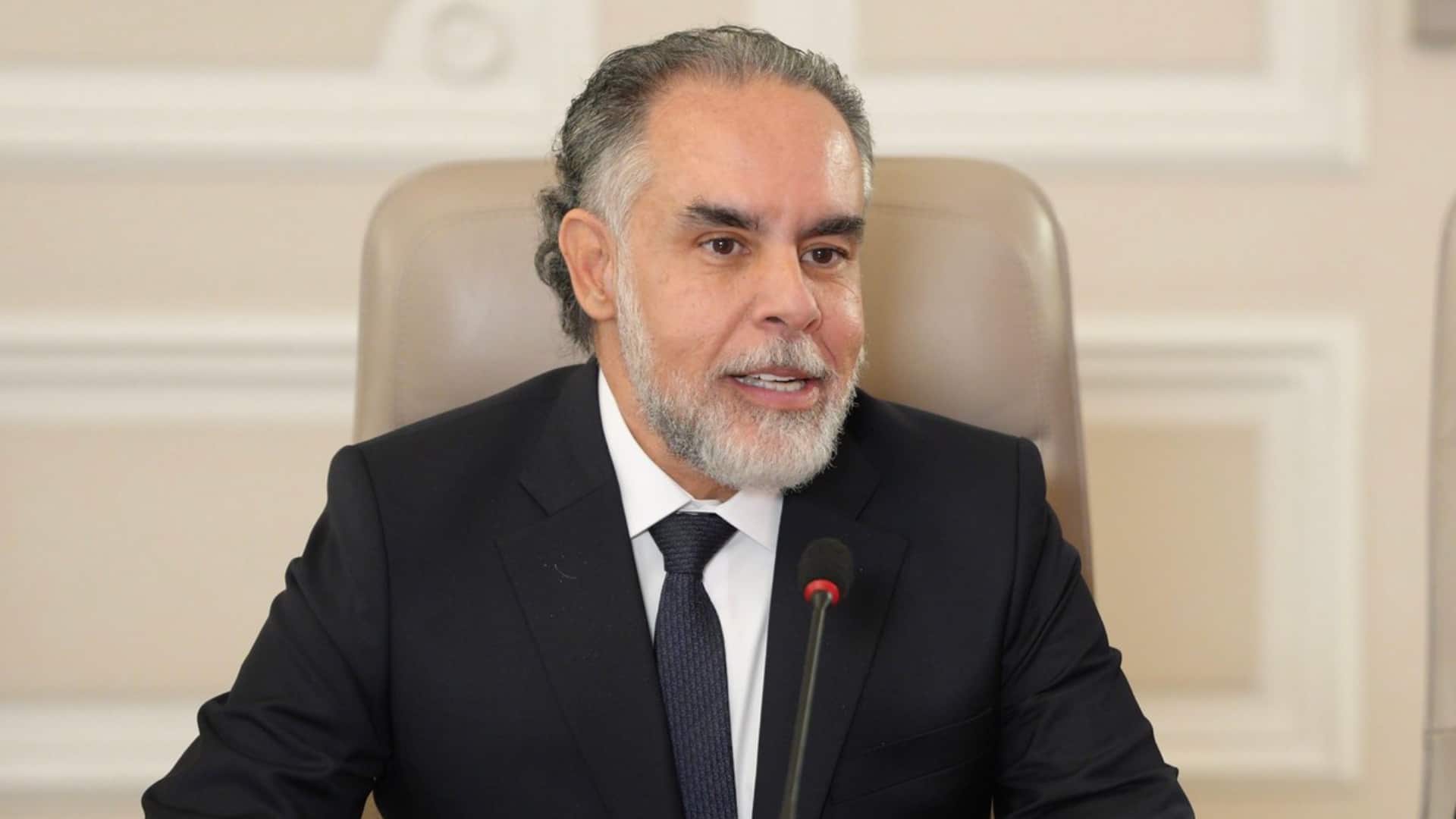 Benedetti pide que presenten pruebas de señalarlo de violencia de género