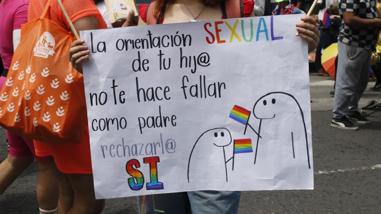 Marcha orgullo LGBT+ 2024 en CDMX