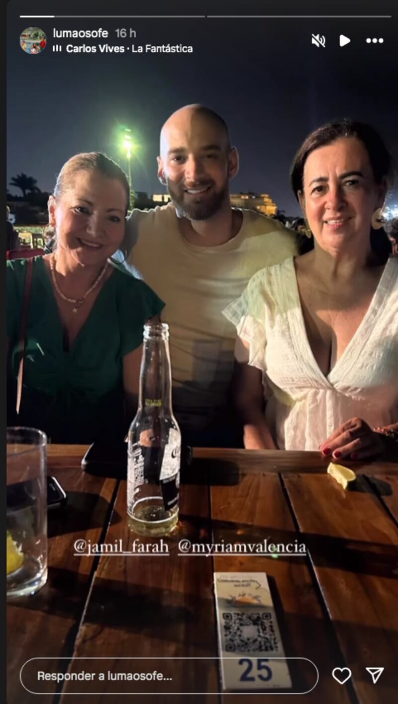 Luz María Osorio, mamá de Carolina Cruz se dejó ver con  Jamil Farah, novio de su hija compartiendo en Cartagena