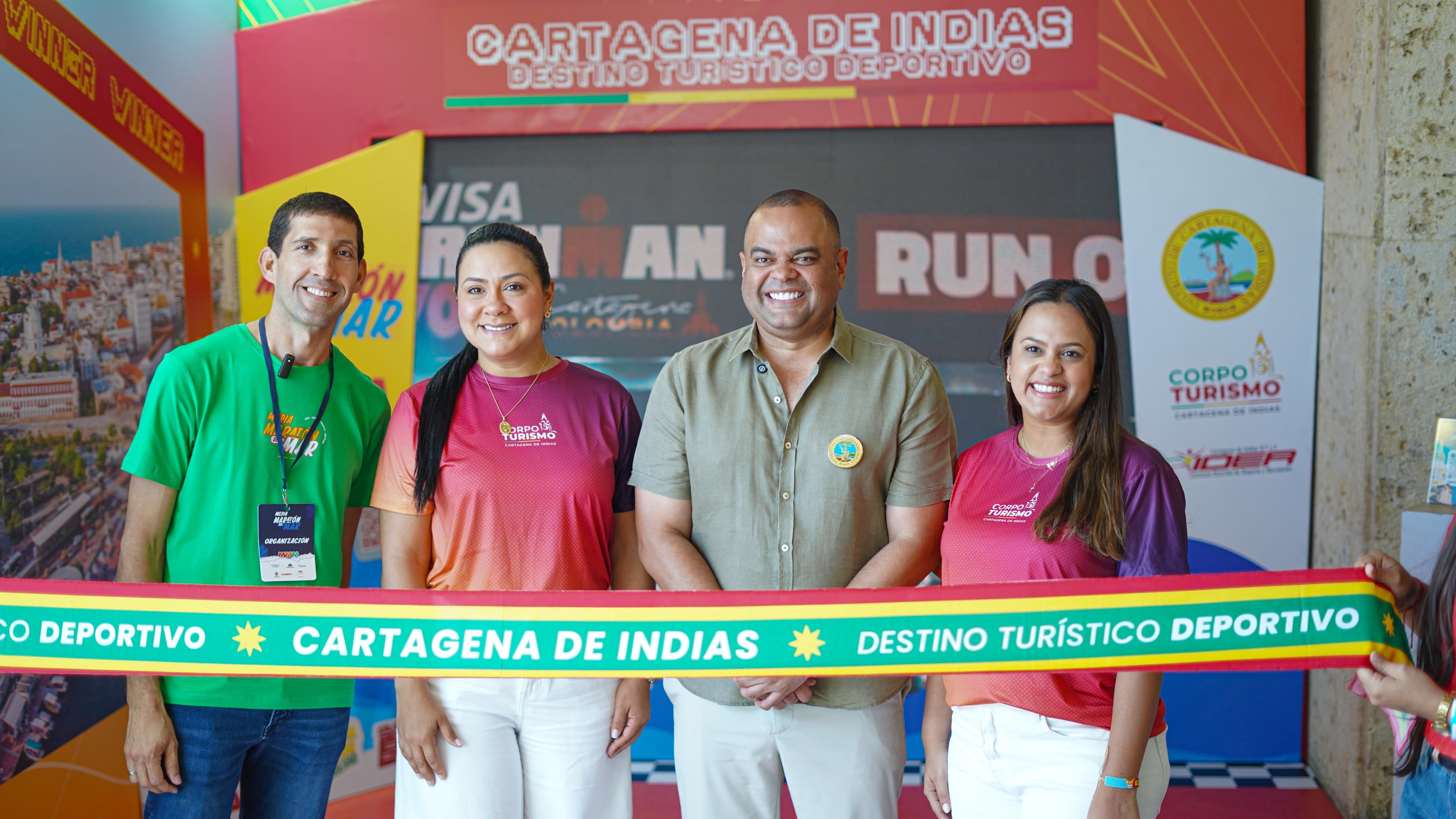 Foto de los organizadores de la Medía Maratón del Mar en Cartagena,