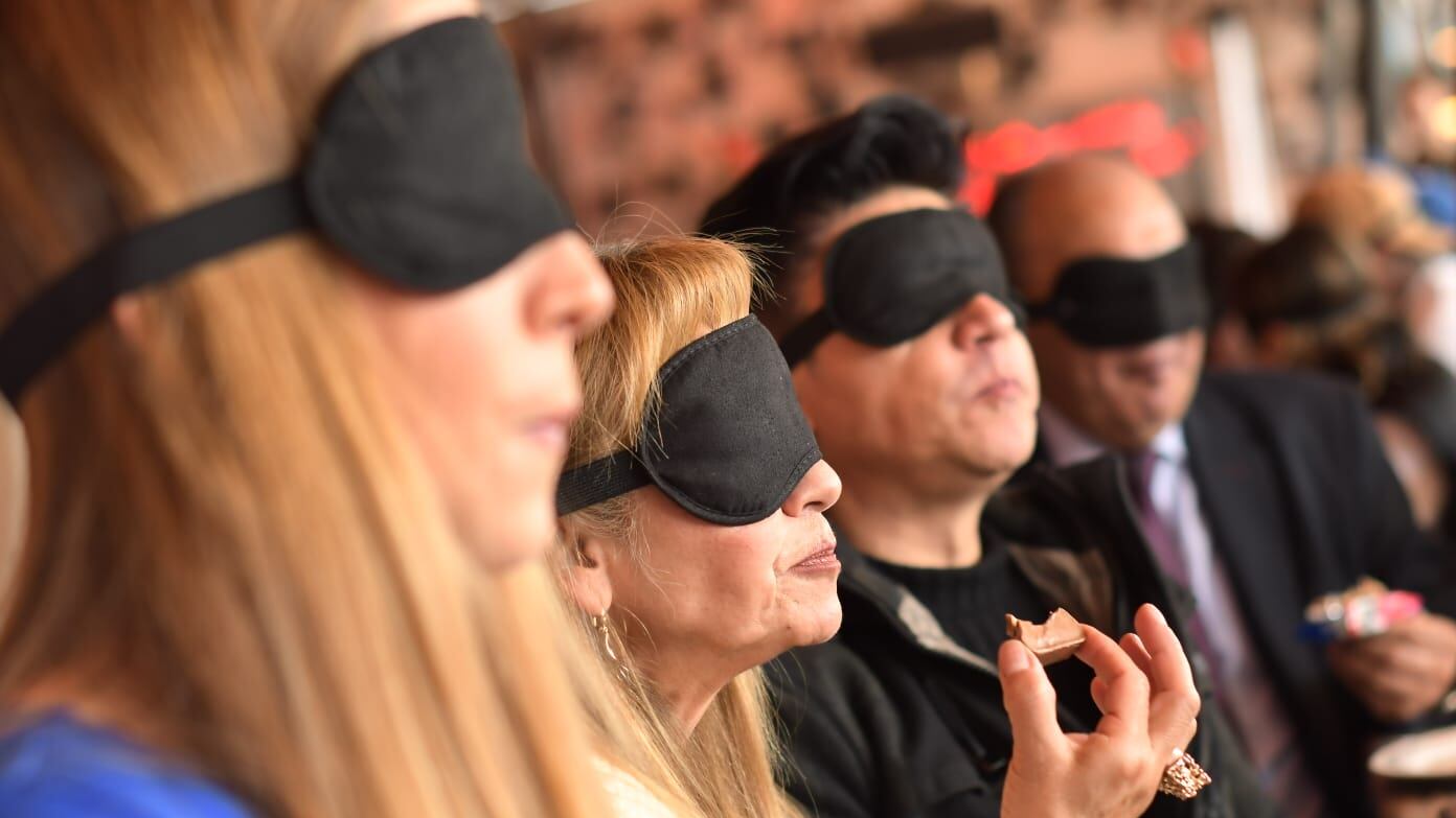 Lanzamiento en Bogotá de chocolatina Jet fresas con crema