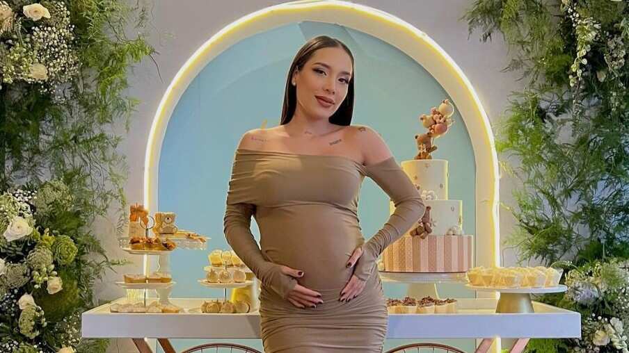 La influencer Luisa Fernanda W dijo que tuvo que alejarse un rato de las redes sociales para poderse relajar un poco.