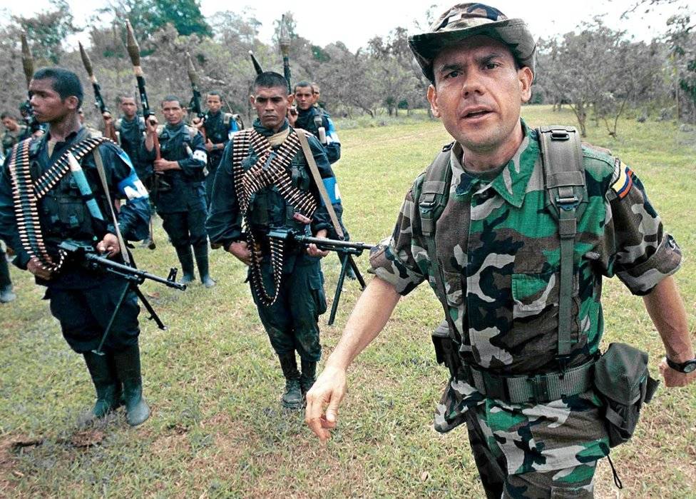 ¿Qué opina? Candidato presidencial afirmó en debate de Caracol que el líder paramilitar Carlos Castaño “fue una luz”
