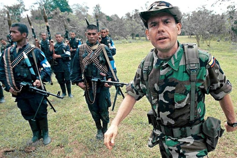 ¿Qué opina? Candidato presidencial afirmó en debate de Caracol que el líder paramilitar Carlos Castaño “fue una luz”