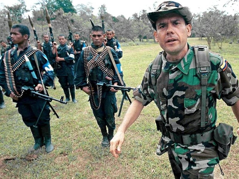 ¿Qué opina? Candidato presidencial afirmó en debate de Caracol que el líder paramilitar Carlos Castaño “fue una luz”