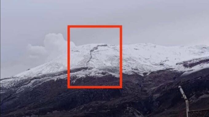 ¿Hay una grieta en el volcán Nevado del Ruiz?