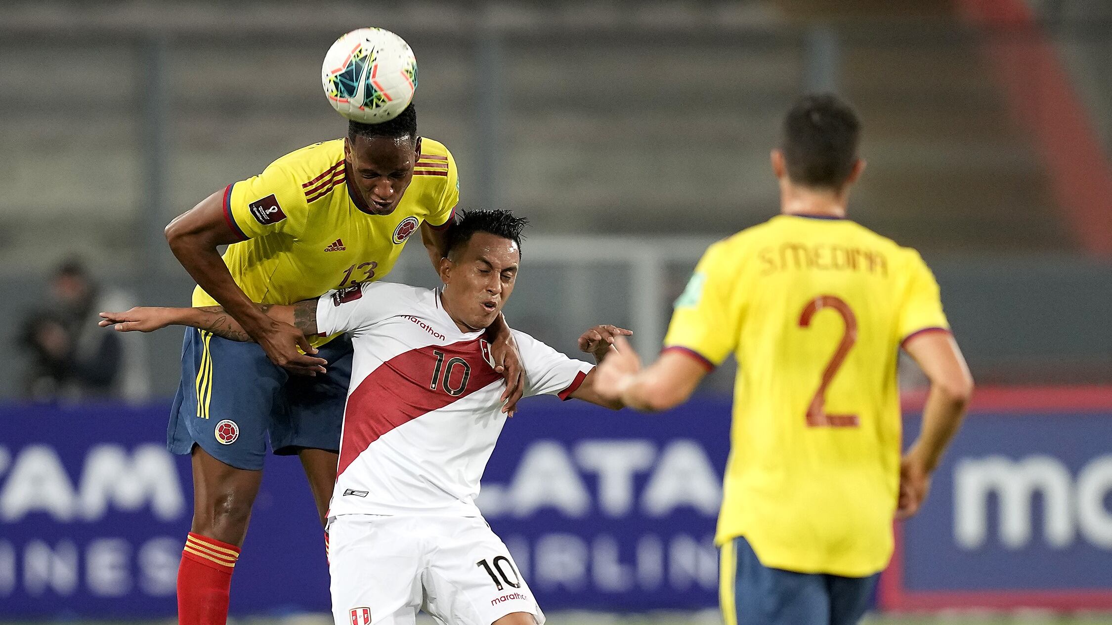 VIDEO del gol de YERRY MINA a Perú en Eliminatorias Catar 2022