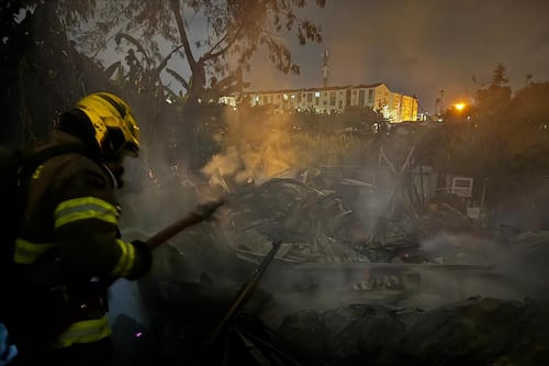 Grave incendio arrasa 41 viviendas en el oriente de Cali y deja cuatro personas lesionadas