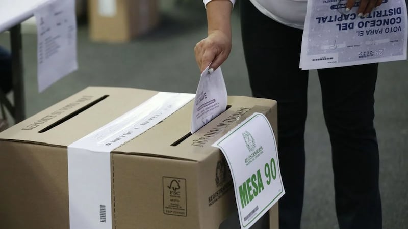 Crecen las denuncias por presión de grupos ilegales para las próximas elecciones presidenciales