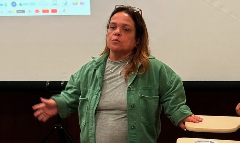 Foto de Kenia Ríos, abogada y activista de personas de talla baja en Brasil lucha por reivindicar sus derechos.