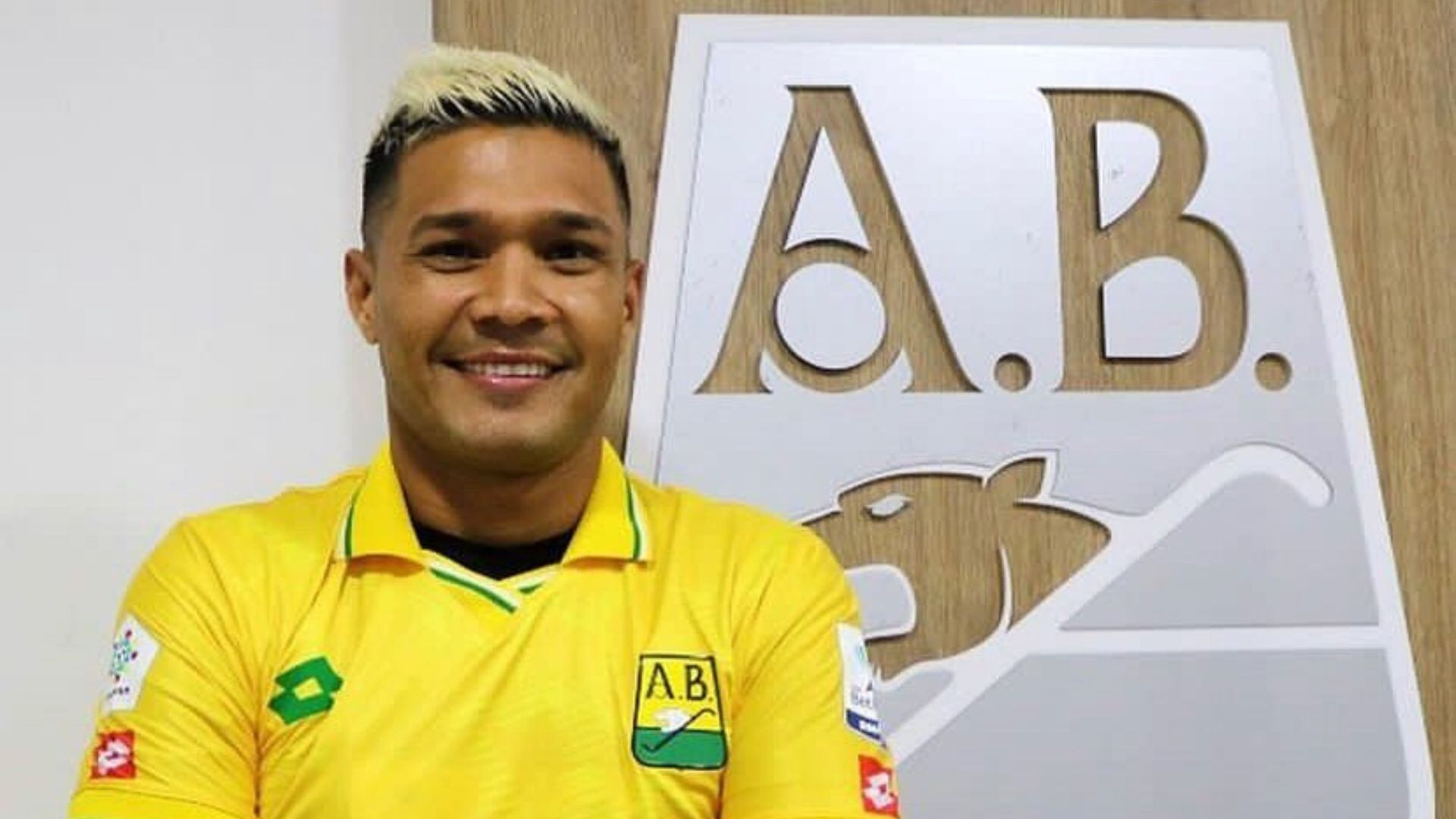 Teófilo Gutiérrez se mostró feliz y de "relax" en sus redes.