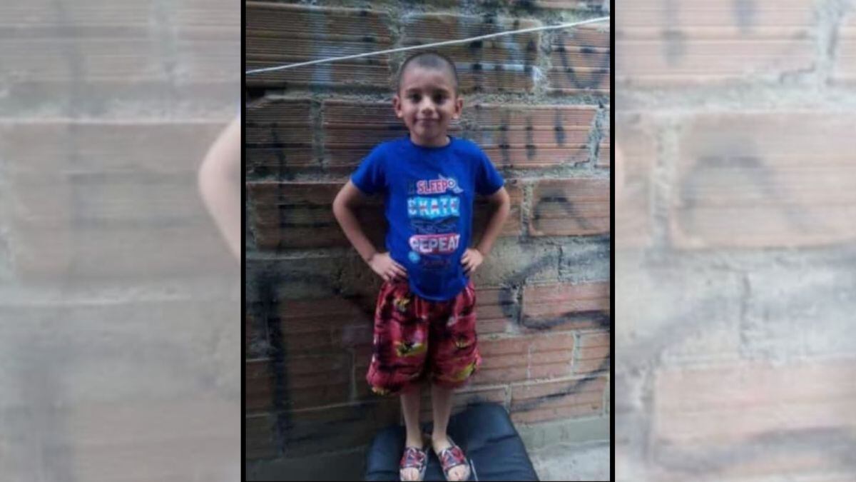 Niño arrastrado por la corriente en Bello, Antioquia.