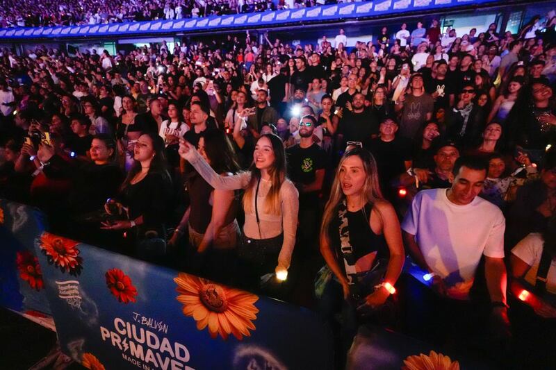 Invitados al concierto de J Balvin en Medellín 2025