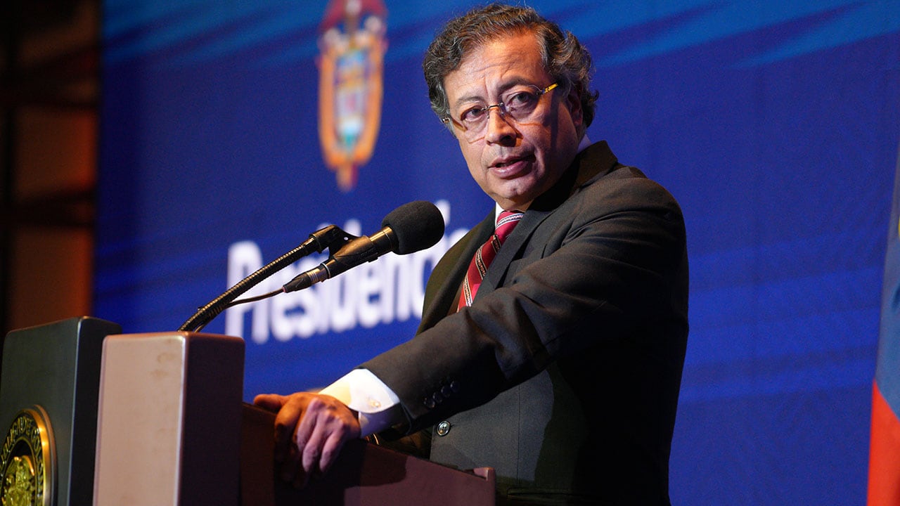 Petro confirma cómo pagarán la deuda energética del país.