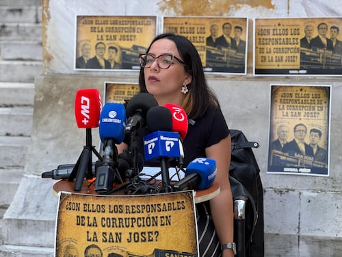 Jennifer Pedraza destapó los presuntos títulos falsos del fundador de la U. San José: “Ministerio de Educación sabía”