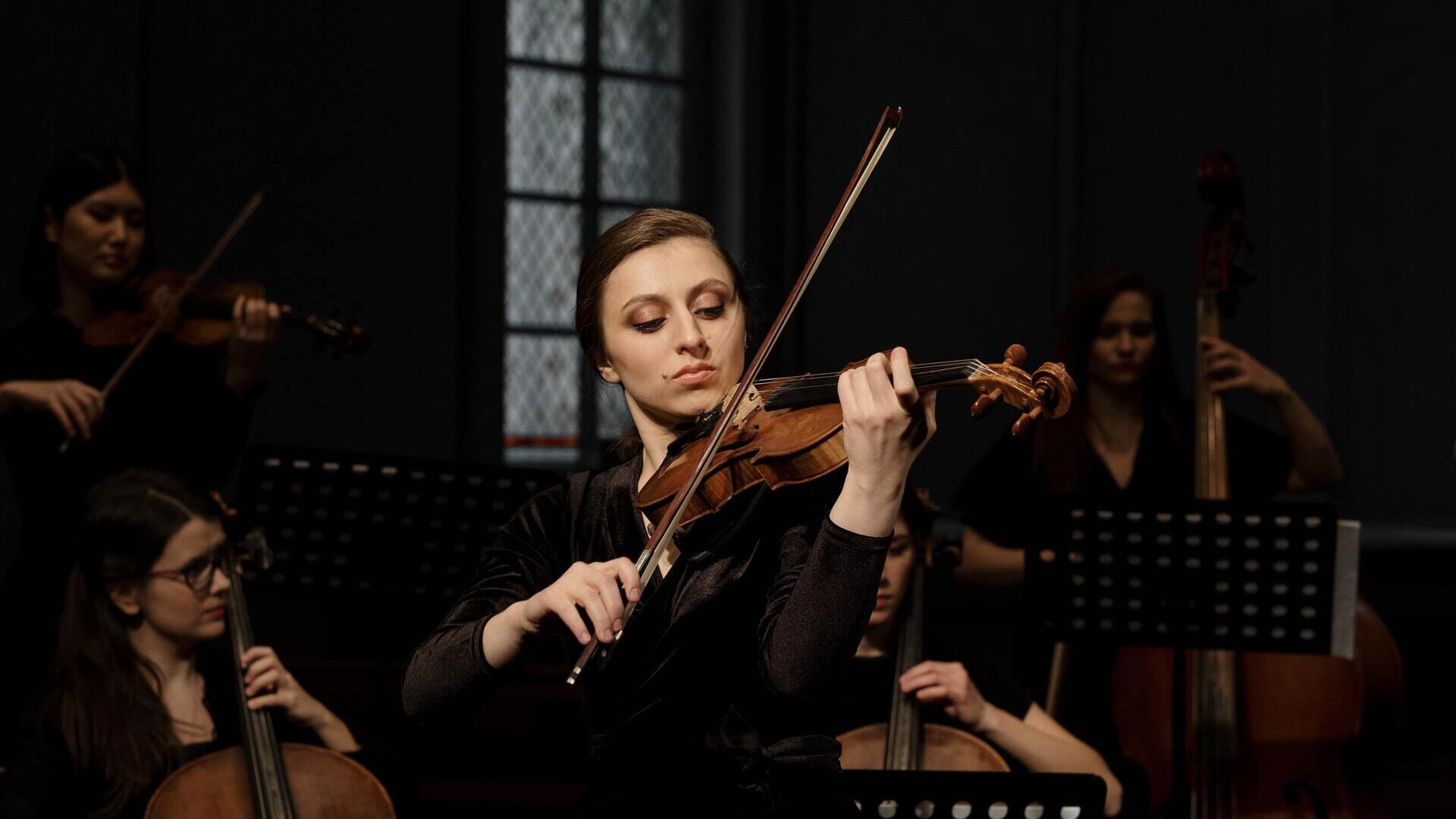Estudiar música cómo profesional / Imagen de referencia // Pexels, Foto de cottonbro studio
