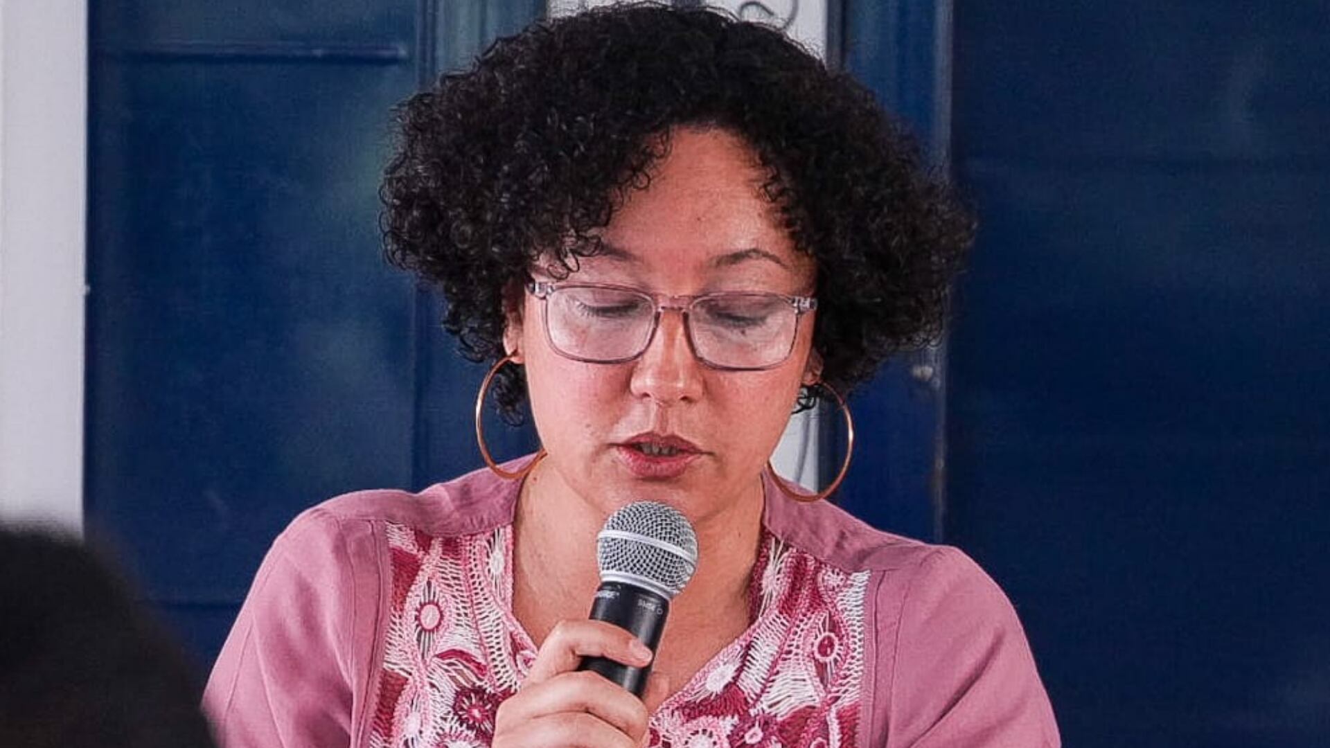 Isabel Zuleta genera polémica por propuesta de camiseta de reelección