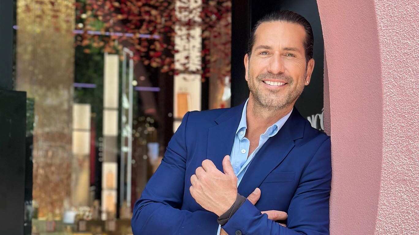 El actor Gregorio Pernía reveló que un conocido no quiso ir al médico a chequearse los riñones, pero sí al técnico cuando se le dañó el celular.