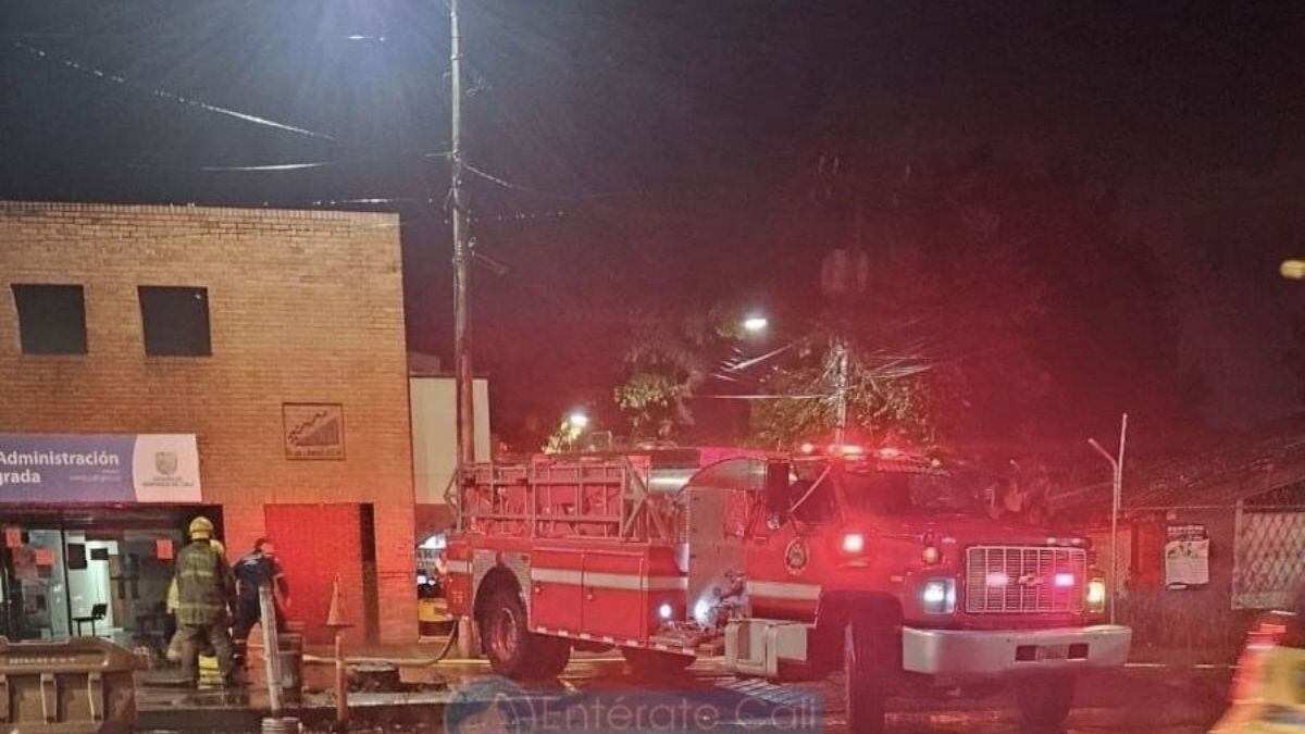Cuerpo de Bomberos de Cali atendió emergencia por el restablecimiento del gas en la ciudad.