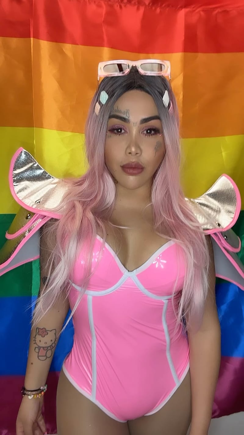 Confunden a Yina Calderón con una modelo trans por su atuendo para la marcha LGBTIQ+